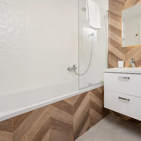 Niciarniana Comfy By Bookinghost * Lodz