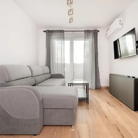 Niciarniana Comfy By Bookinghost Apartment Lodz