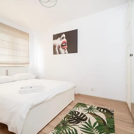 Apartment Niciarniana Comfy By Bookinghost *