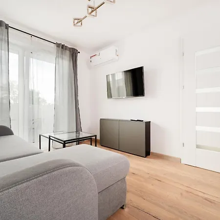 Apartment Niciarniana Comfy By Bookinghost