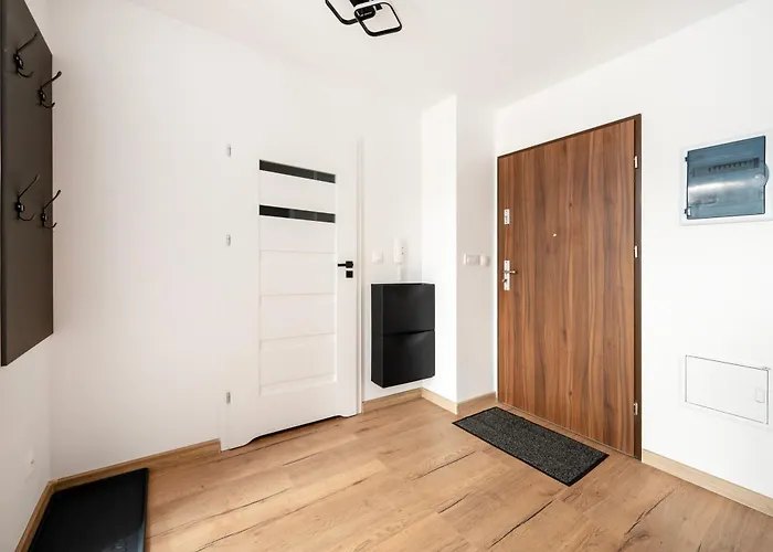 Niciarniana Comfy By Bookinghost *